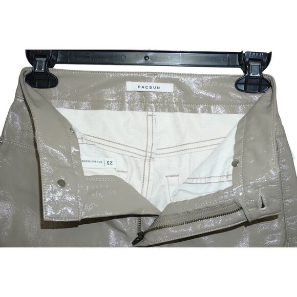 PacSun Faux Leather Boyfriend Pants – Glossy Taupe Coated – Size 23 – NWT - Picture 4 of 5